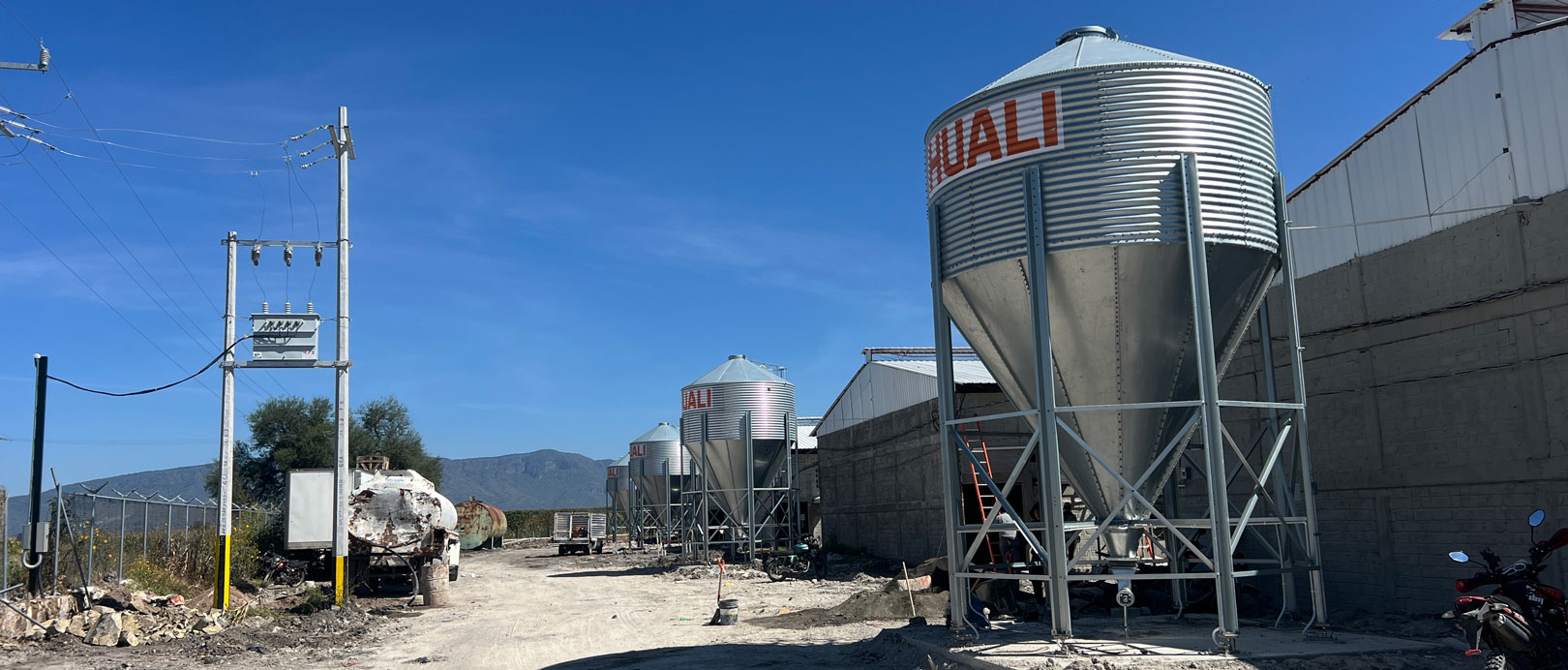 Dự &aacute;n chăn nu&ocirc;i g&agrave; đẻ trong lồng ở Mexico