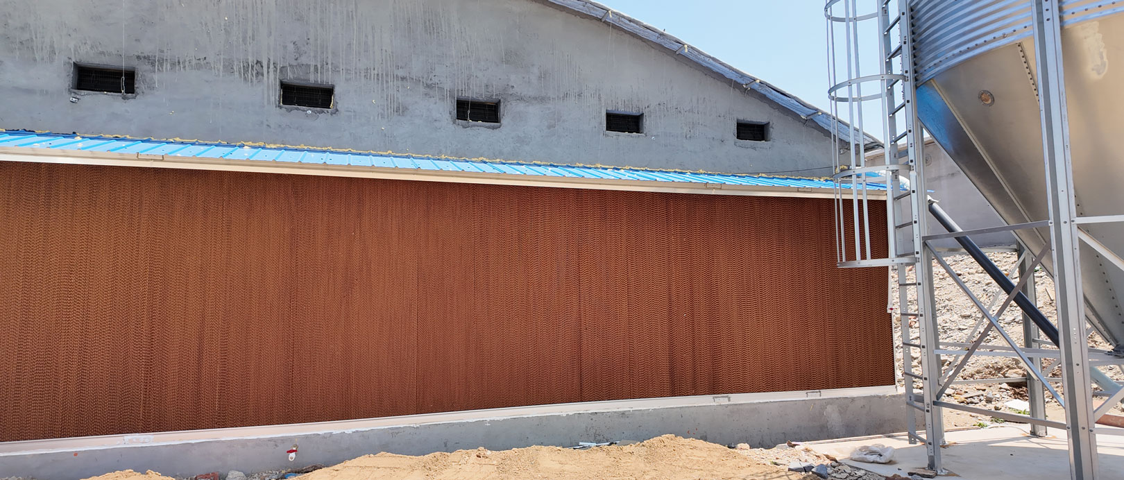 Dự &aacute;n nu&ocirc;i vịt thịt trong lồng ở Sơn Đ&ocirc;ng